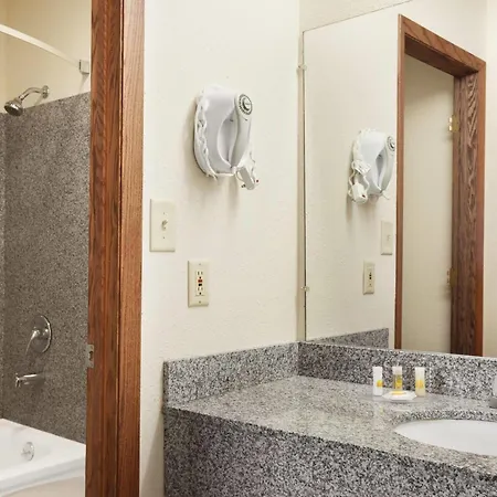 Days Inn By Wyndham Champaign/Urbana