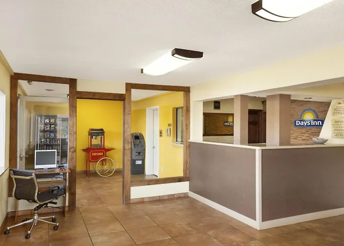 Motel Days By Wyndham Champaign/urbana 2*