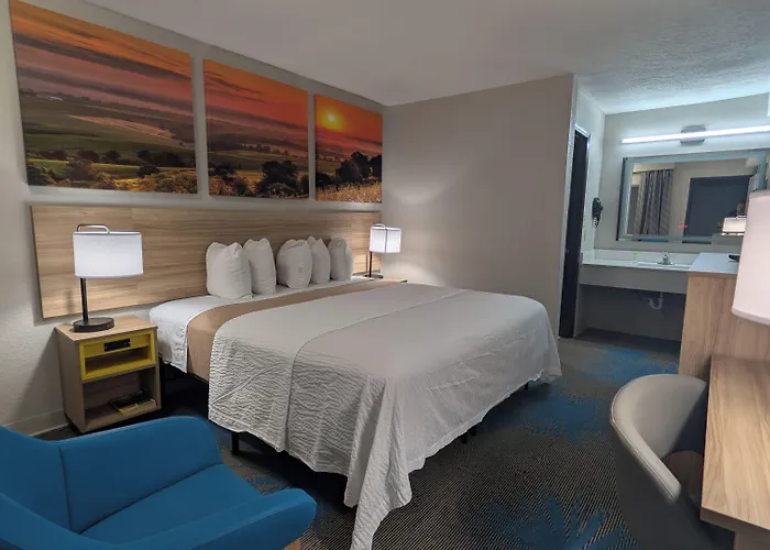 Motel Days By Wyndham Champaign/urbana Champaign