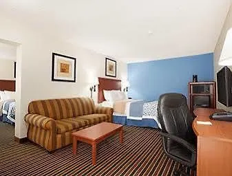 Motel Days By Wyndham Champaign/urbana 2*