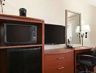 Days By Wyndham Champaign/urbana Motel 2*