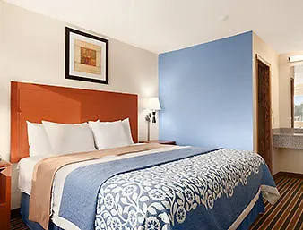 Motel Days By Wyndham Champaign/urbana 2*